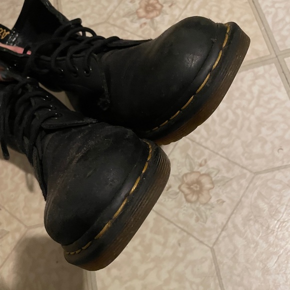 Dr Martens Women’s 1460 Greasy Leather Boots - Picture 8 of 12